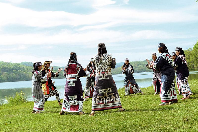 điệu nhảy truyền thống của người Ainu